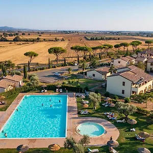 3* Lägenhetshotell Le Corti Di Montepitti